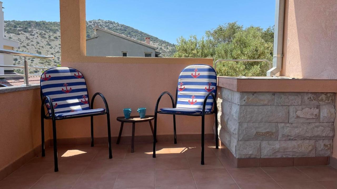Apartman Emilija Vinisce Exterior foto