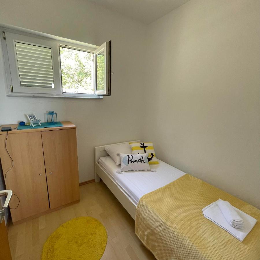 Apartman Emilija Vinisce Exterior foto