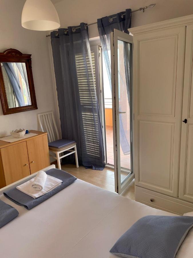 Apartman Emilija Vinisce Exterior foto
