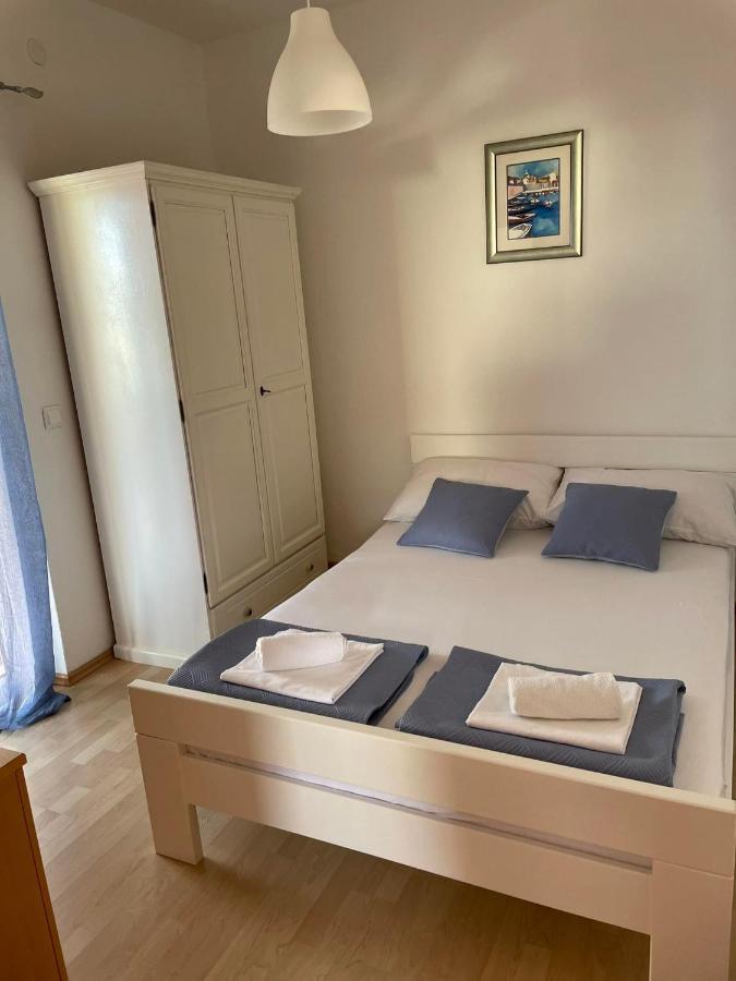 Apartman Emilija Vinisce Exterior foto